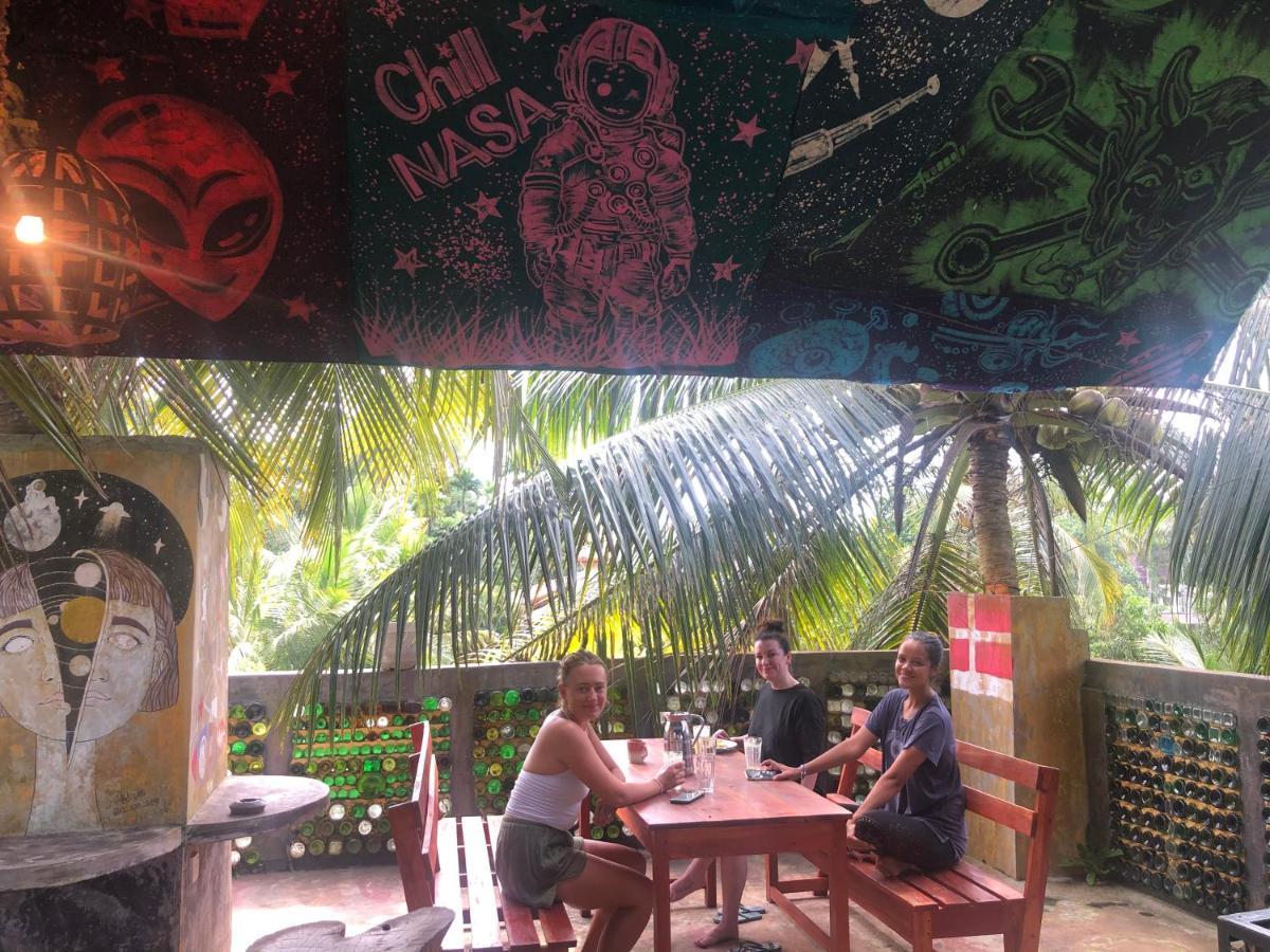 Chill Nasa Hostel Bentota Exterior photo